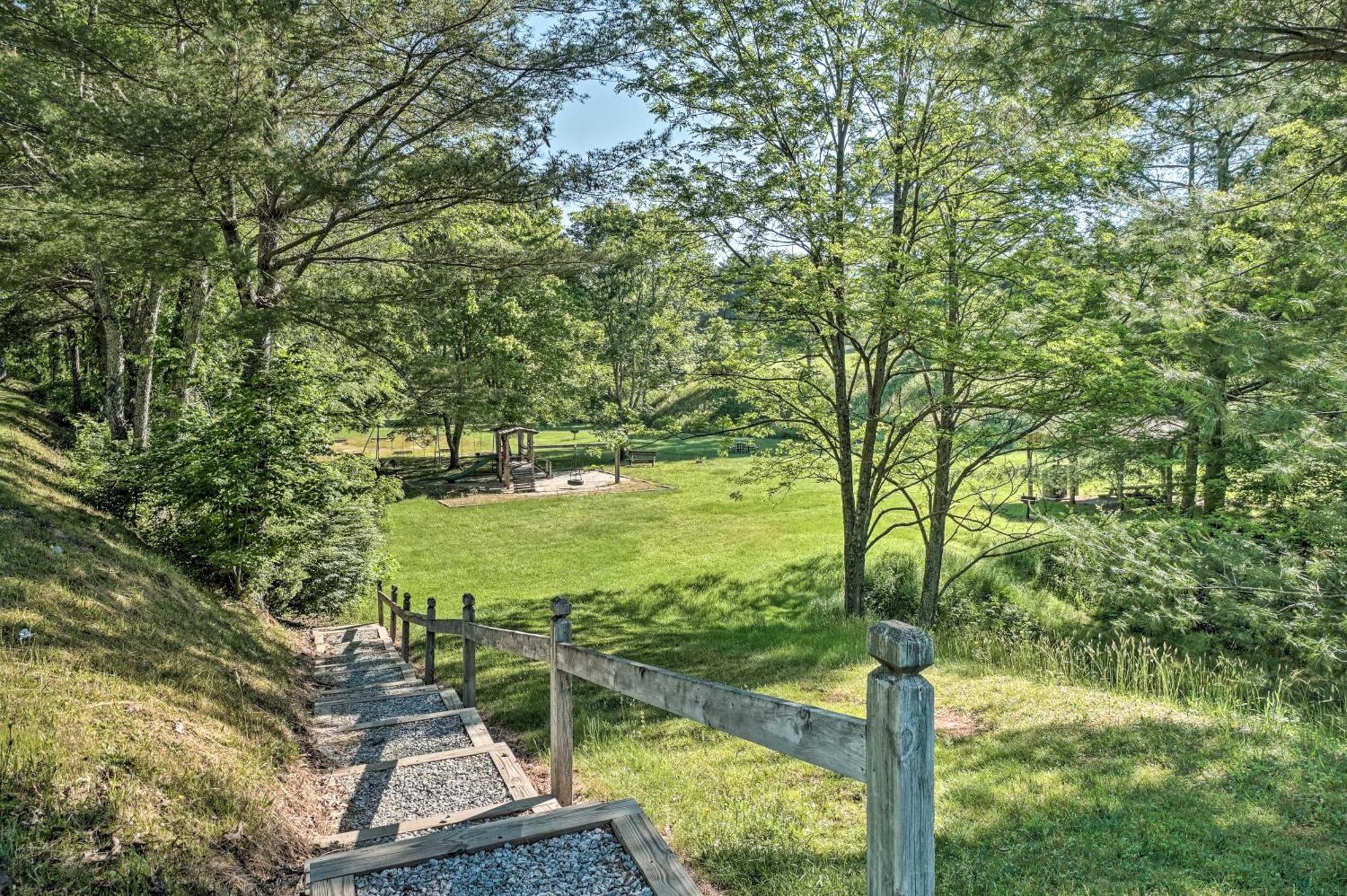 Sky Valley Home With Deck, Community Amenities Dillard Exterior photo