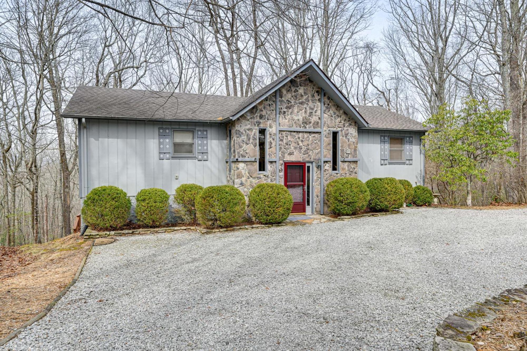 Sky Valley Home With Deck, Community Amenities Dillard Exterior photo